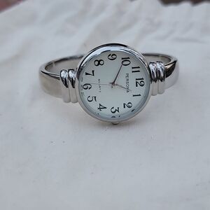 𝅺Ladies Persona Bracelet Cuff Silver Tone Quartz Watch - New